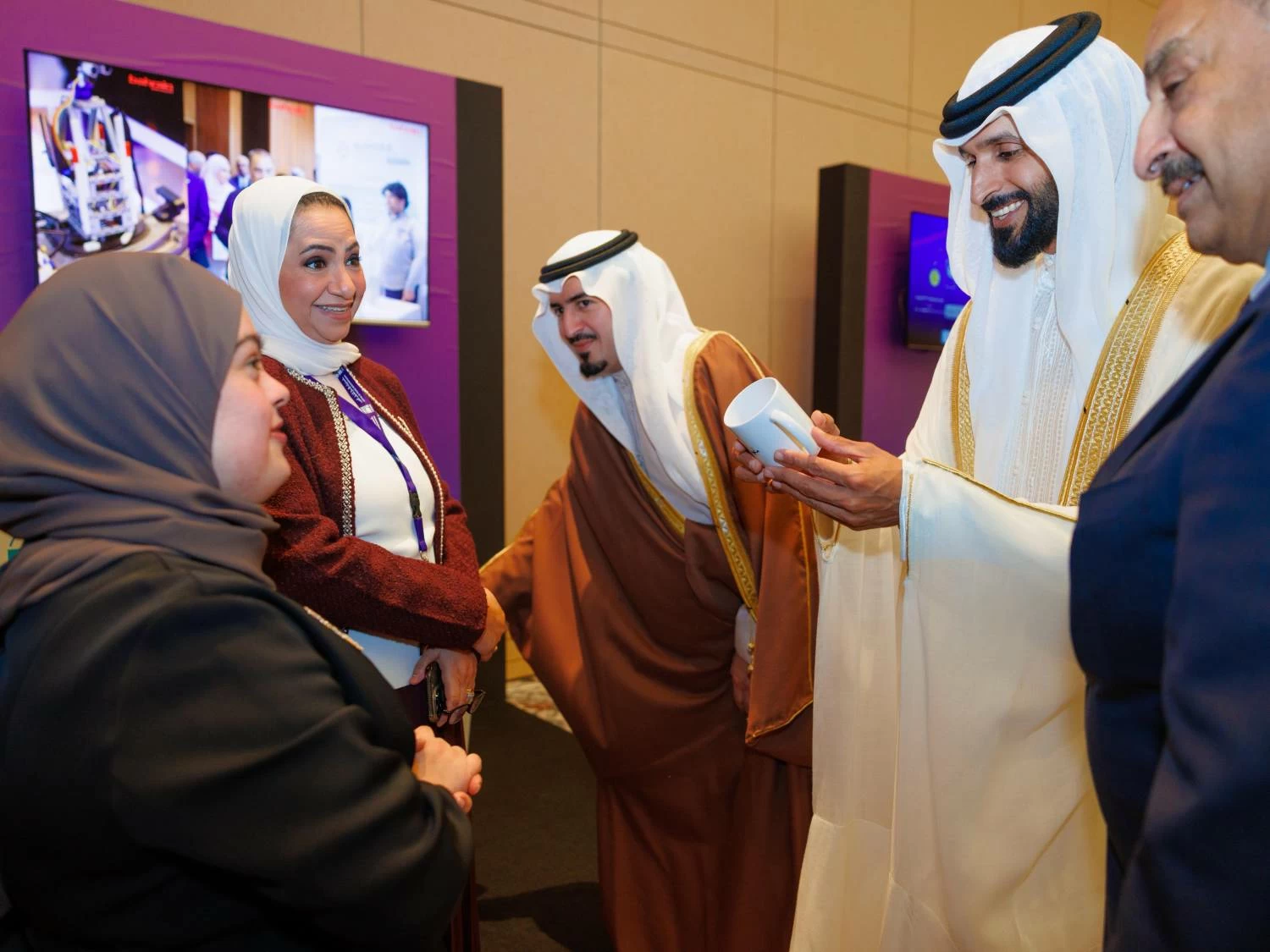 ناصر بن حمد يشهد حفل إعلان المنامة عاصمة رواد الأعمال الشباب العرب