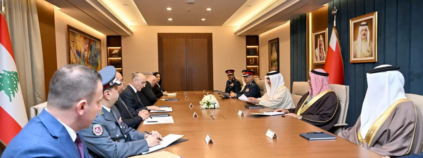 وزير الداخلية يلتقي نظيره اللبناني ويؤكد على زيادة التعاون والتنسيق في  مختلف مجالات العمل الأمني