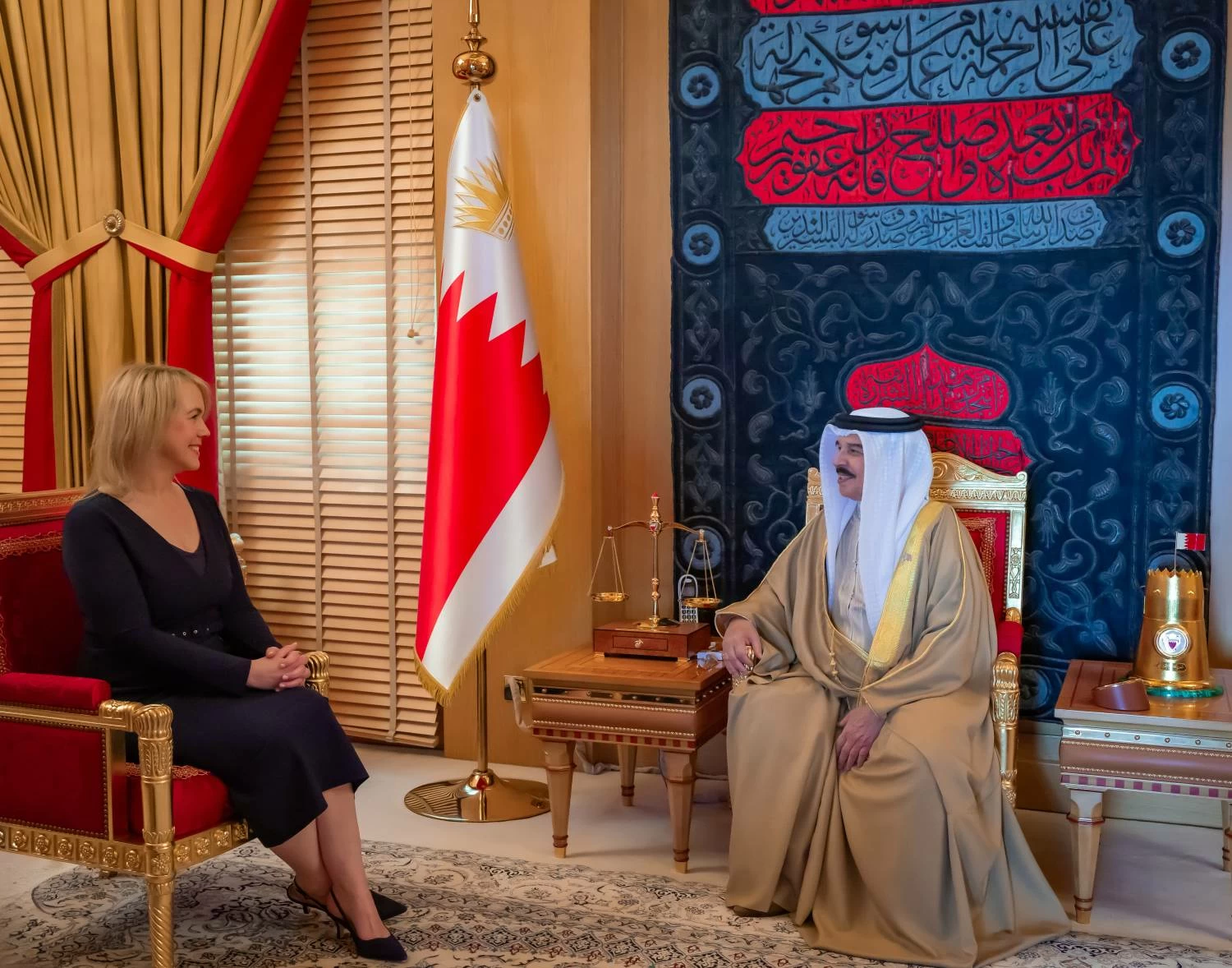 الملك يتسلم أوراق اعتماد أربعة سفراء جدد لدى مملكة البحرين