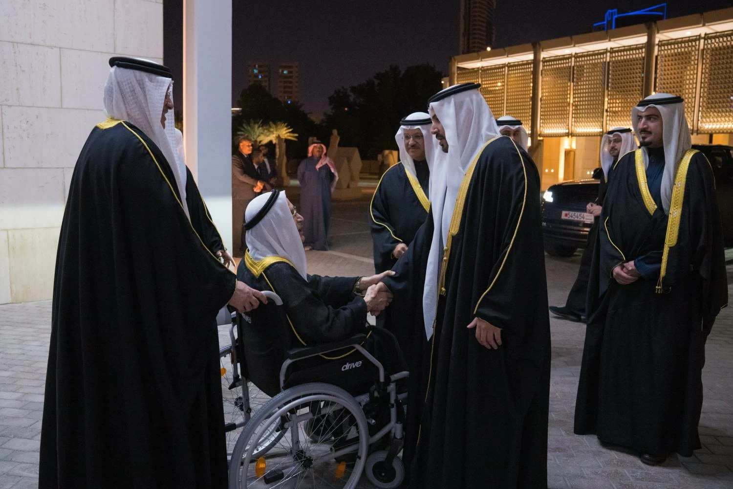 محمد بن سلمان يفتتح معرض محمد بن عيسى آل خليفة &laquo;إرثه وسيرته&raquo;