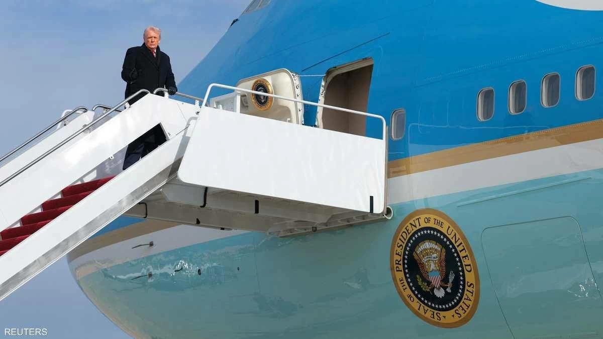 مشكلة كهربائية في طائرة ترامب تجبره على quot;العودةquot; 