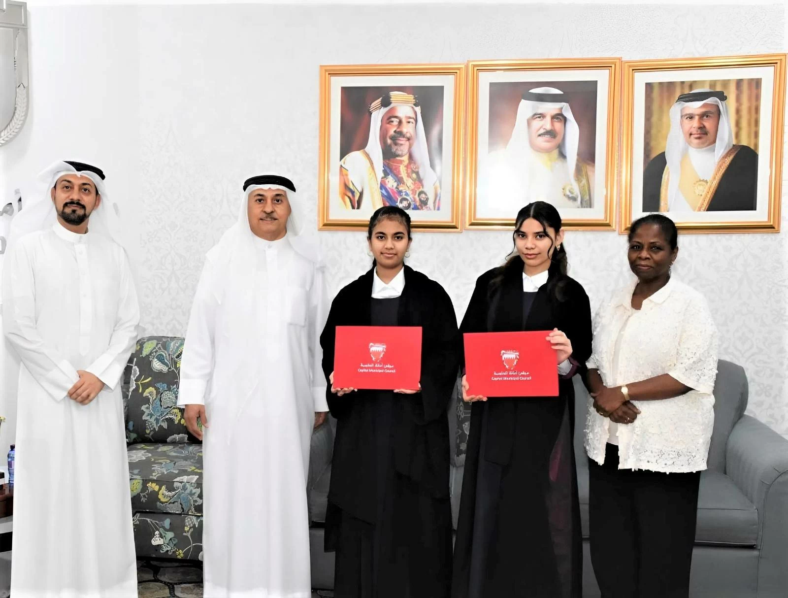 زهور وعلياء من مدرسة الحورة تتميزان في برنامج التدريب الميداني (تكوين) 