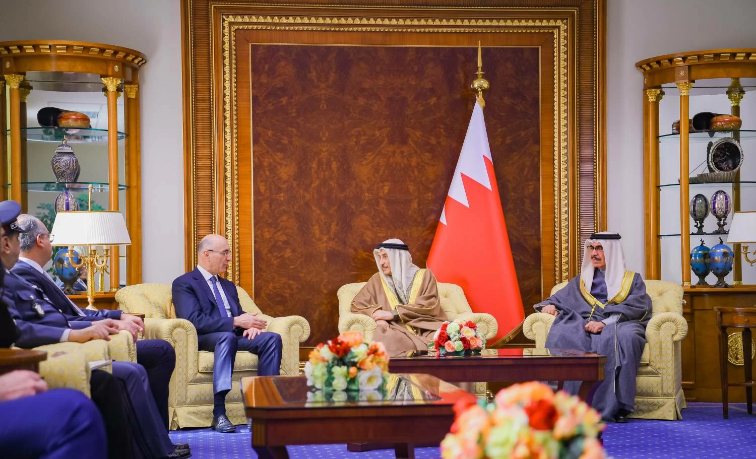 خالد بن عبد الله: الدفع بمسارات التعاون المشترك بين البحرين ولبنان لآفاق أرحب من التنسيق والتشاور 