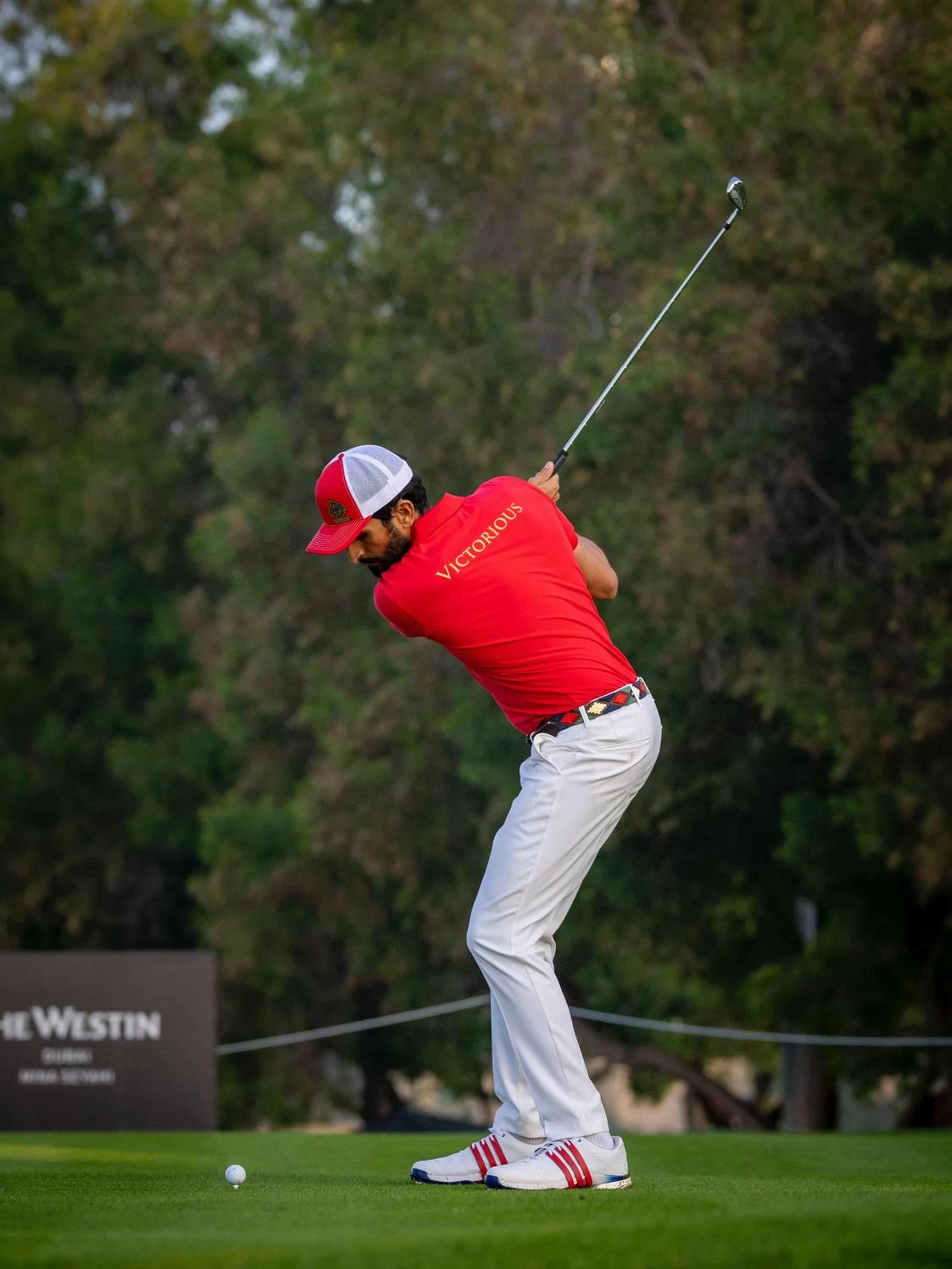 ناصر بن حمد يشارك في بطولة هيرو دبي ديزرت كلاسيك للجولف