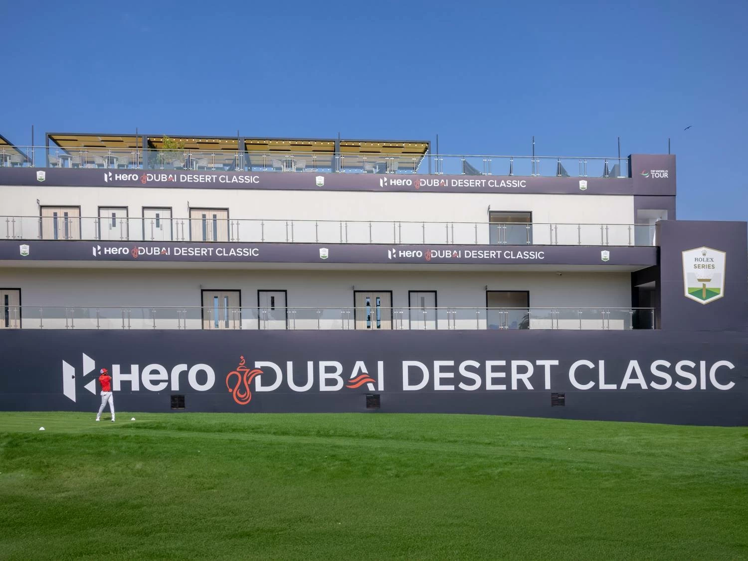 ناصر بن حمد يشارك في بطولة هيرو دبي ديزرت كلاسيك للجولف