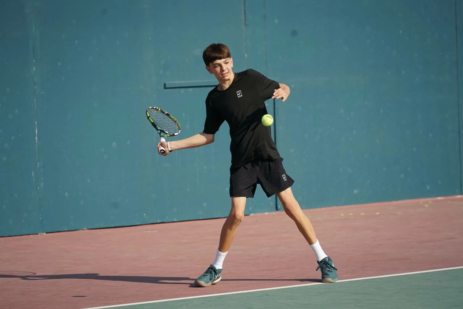 اكتمال المتأهلين إلى ثمن نهائي بطولة الاتحاد الآسيوي للتنس للناشئين 