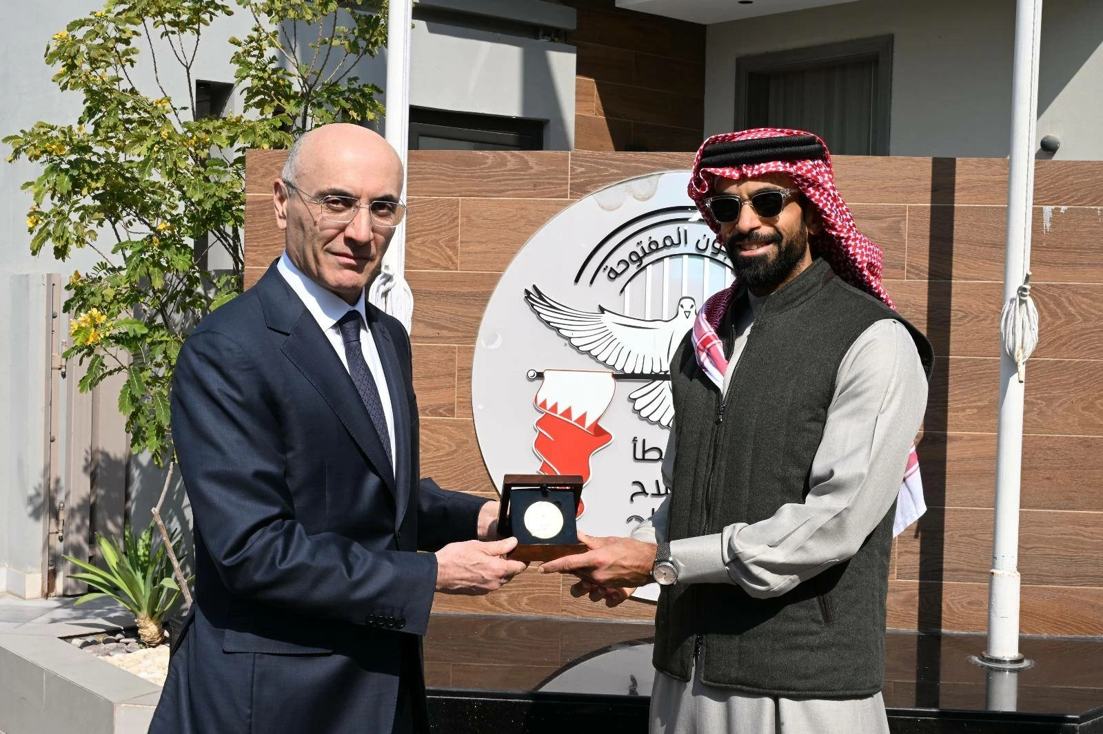 وزير الداخلية والبلديات اللبناني يقوم بزيارة إلى مجمع السجون المفتوحة والأكاديمية الملكية للشرطة