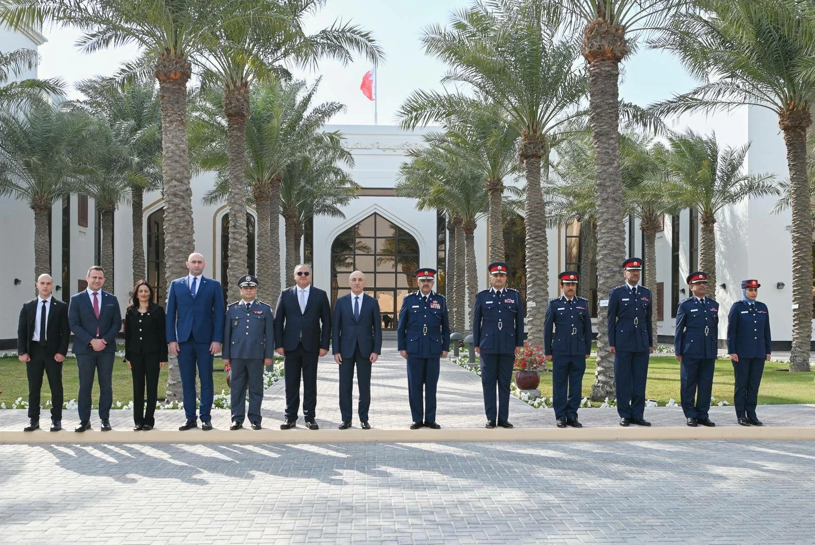 وزير الداخلية والبلديات اللبناني يقوم بزيارة إلى مجمع السجون المفتوحة والأكاديمية الملكية للشرطة