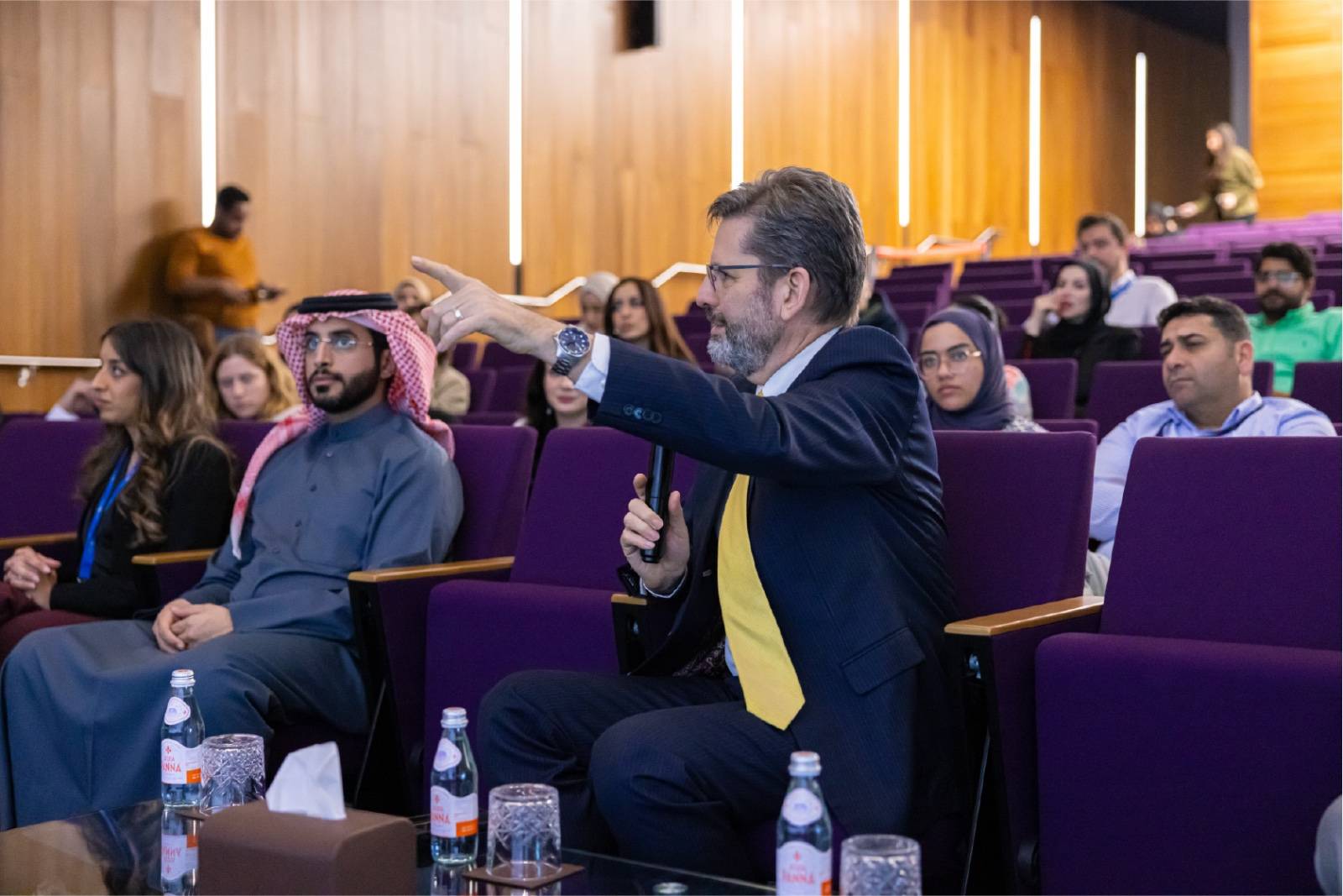 الجامعة الأمريكية بالبحرين تطلق برنامج الدكتوراه في إدارة الأعمال 