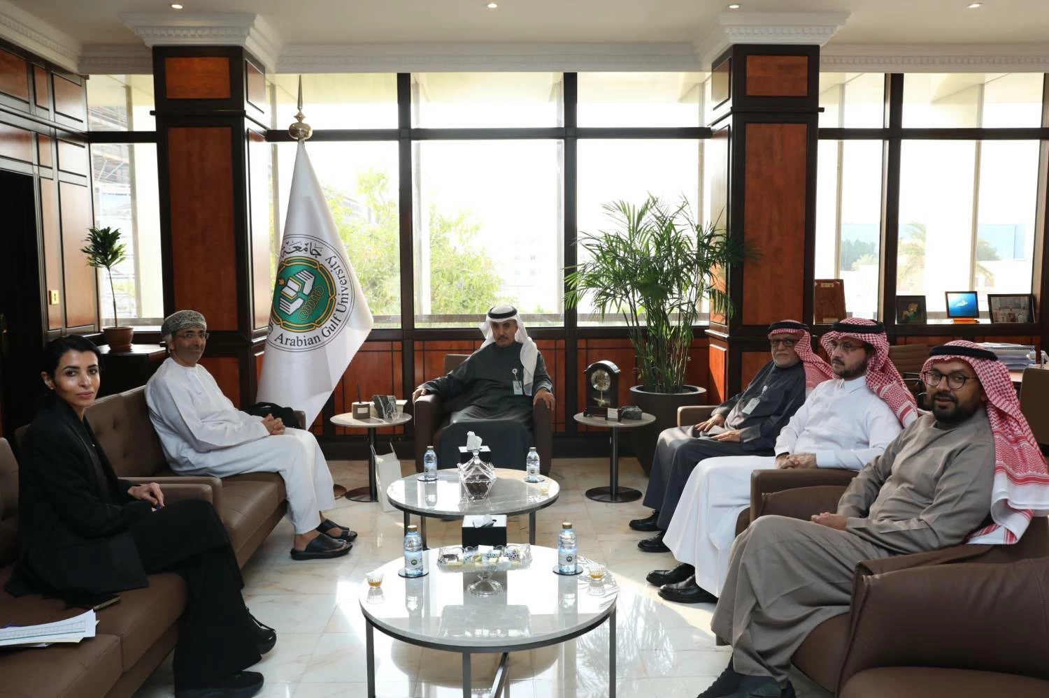 مستشار التعليم العالي العُماني يزور جامعة الخليج العربي ويبحث آفاق التعاون الأكاديمي