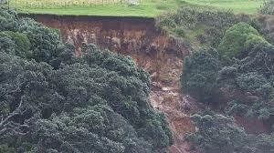 نيوزيلندا تشهد فيضانات وانهيارات أرضية واسعة النطاق