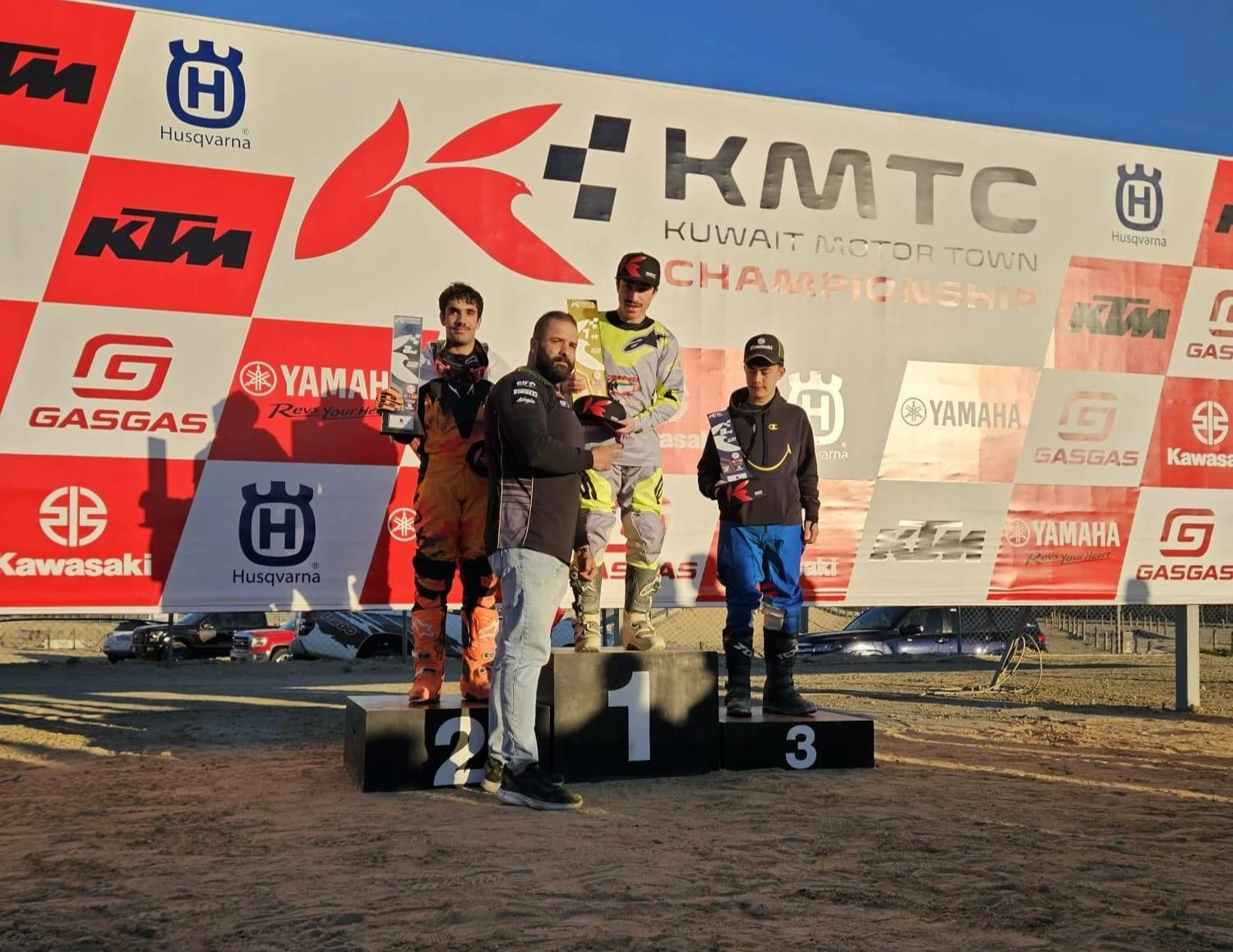 مشاركة بحرينية مميزة في الجولة الثانية من بطولة الكويت للمحركات للموتو كروس