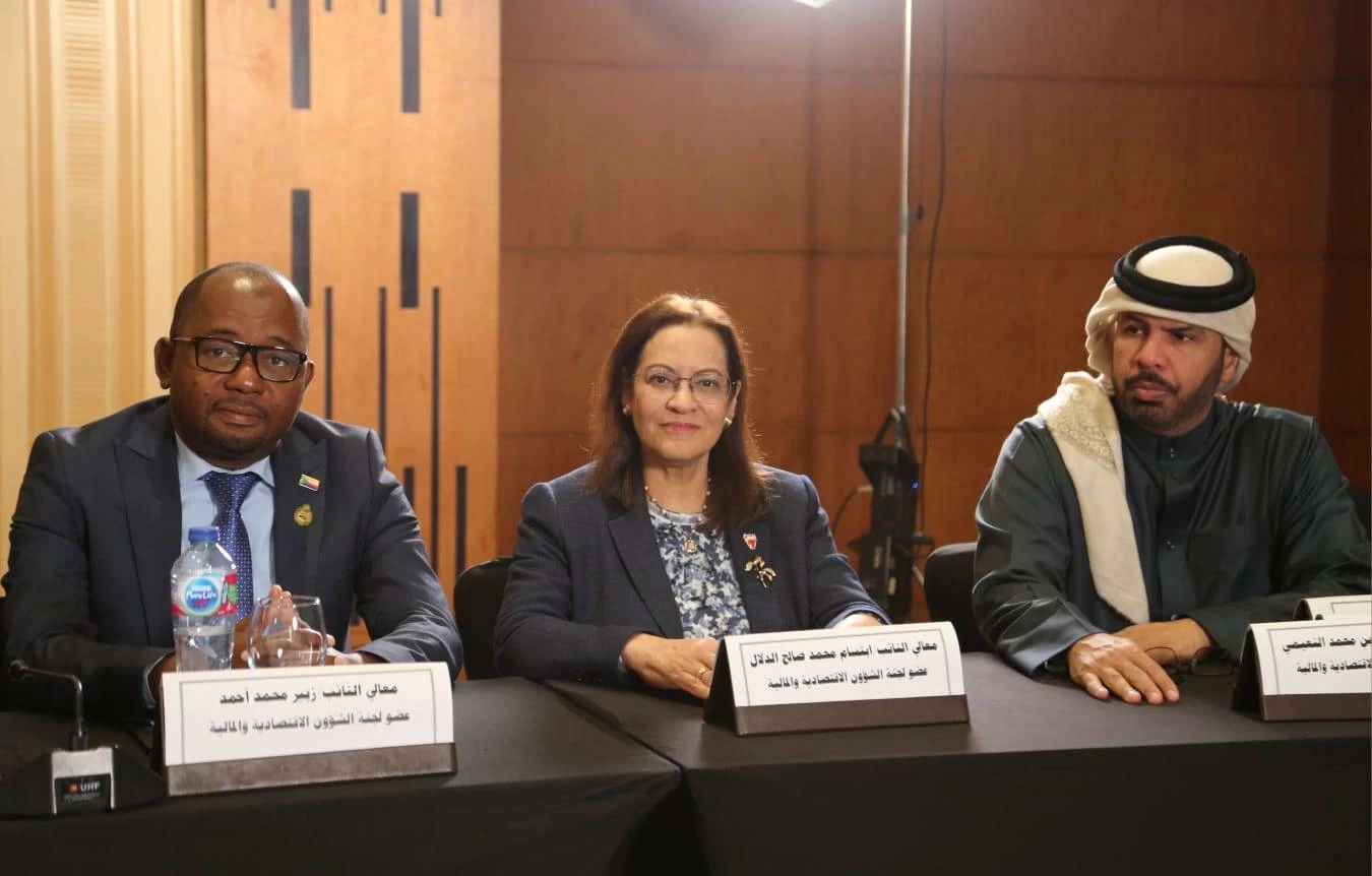 د. الدلال: البحرين تدعم تعزيز الاقتصاد الرقمي كركيزة أساسية للتكامل الاقتصادي العربي 