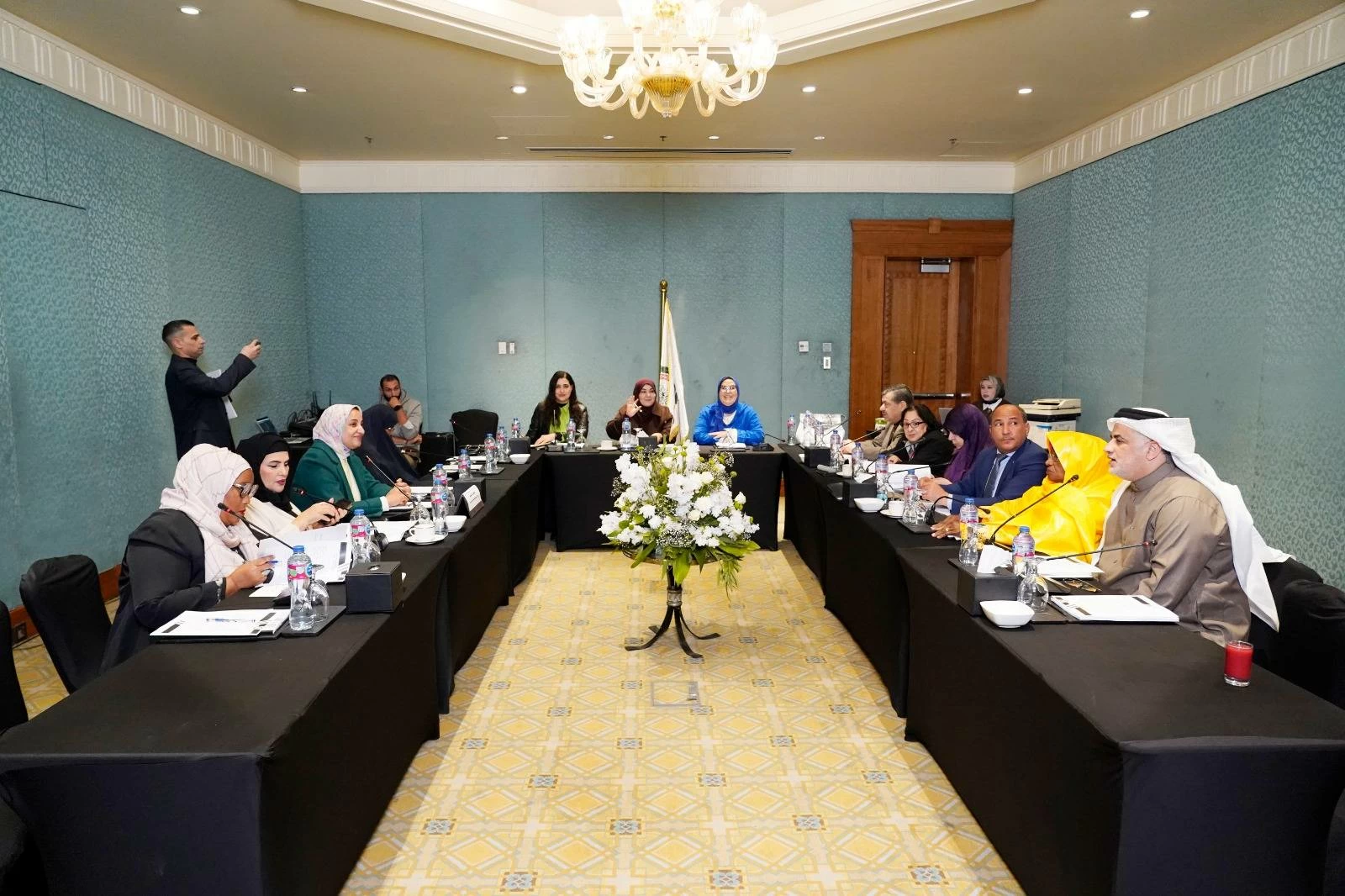 الصالح يؤكد على دور "الأعلى للمرأة" خلال اجتماع لجنة المرأة بالبرلمان العربي