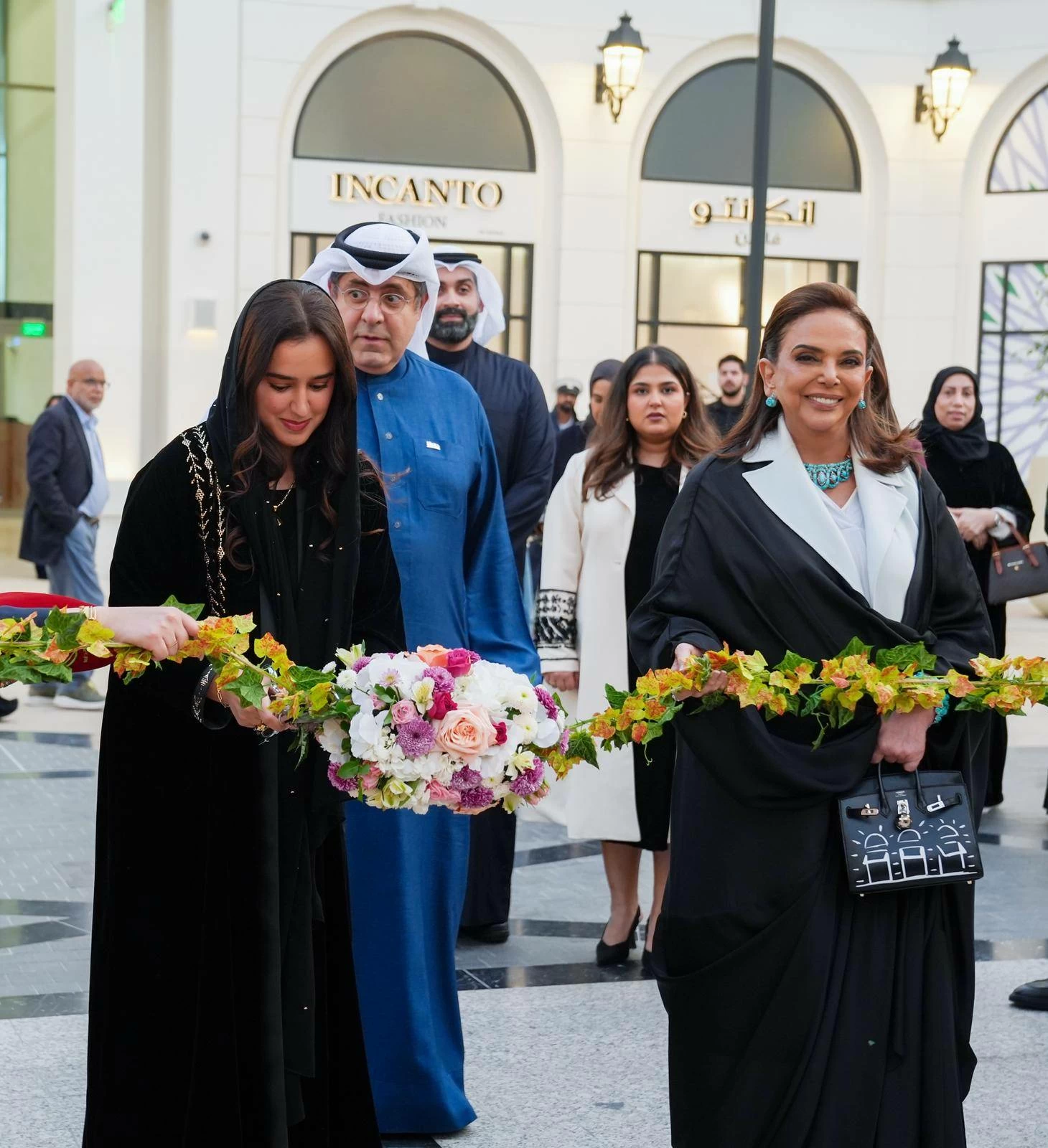 نورة بنت عبدالله بن عيسى تفتتح معرض quot;pop-up +973quot; في الأفنيوز البحرين 