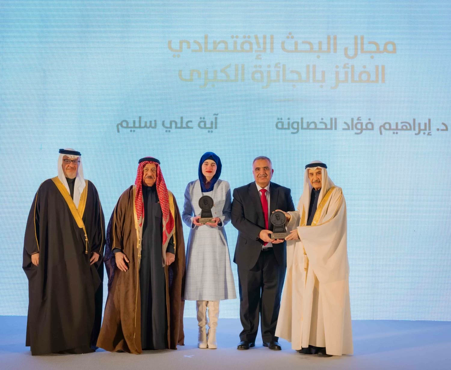 خالد بن عبد الله يحضر حفل جائزة يوسف بن أحمد كانو