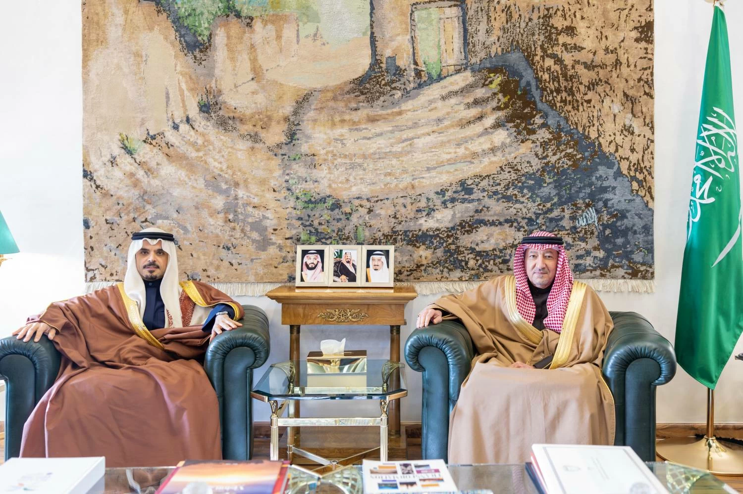 الملك يبعث رسالة أخوية إلى ولي العهد رئيس الوزراء السعودي 