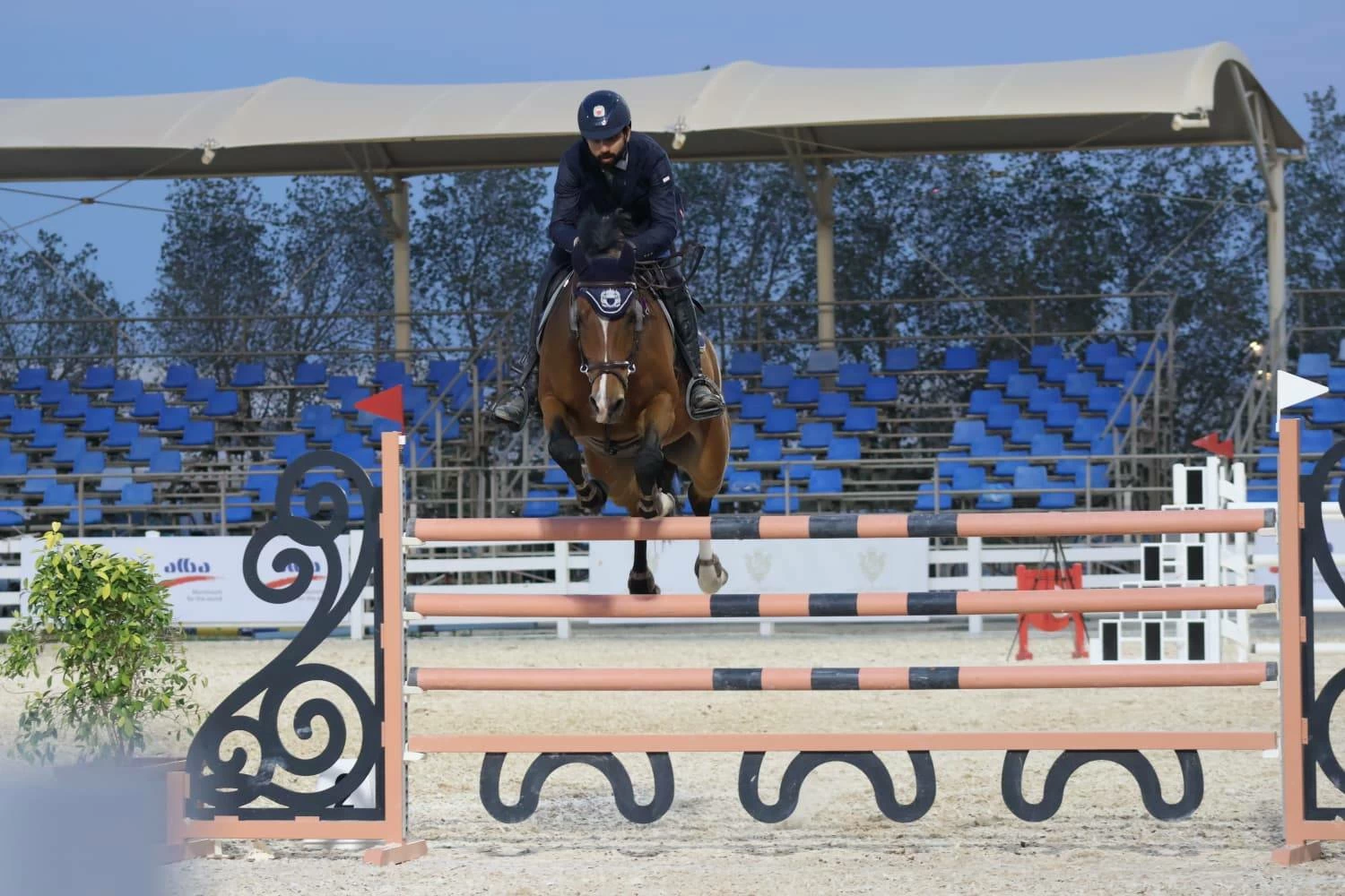 فريق وزارة الداخلية لقفز الحواجز يحقق المركز الأول في المسابقة الكبرى لبطولة &laquo;ألبا&raquo;