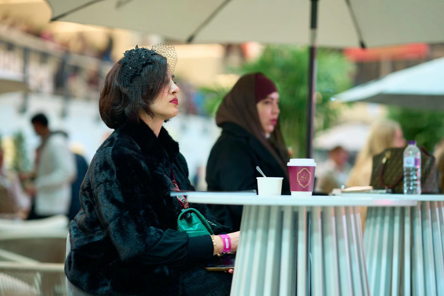 فيصل بن راشد يشهد السباق الـ15 للخيل بنادي راشد للفروسية