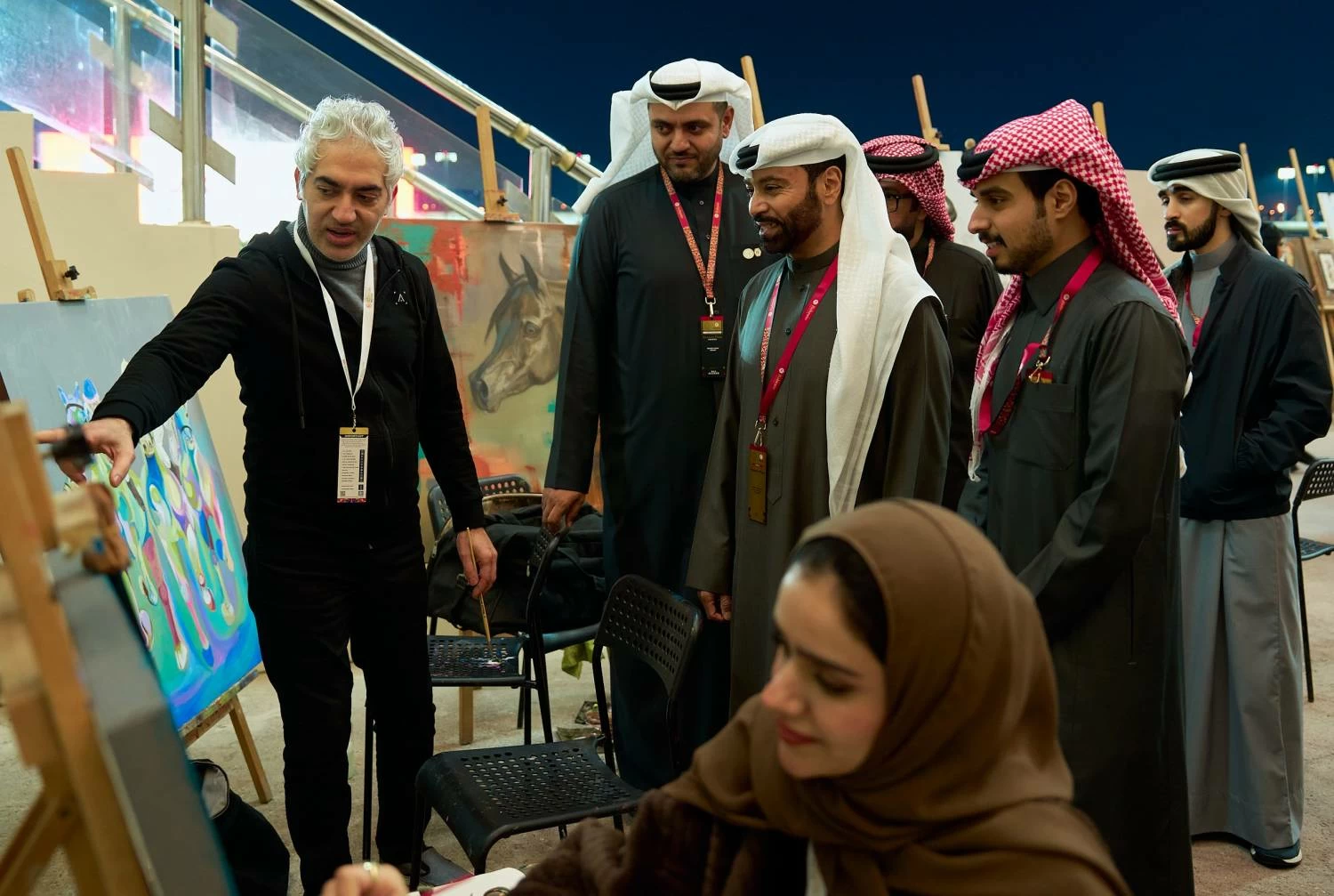 فيصل بن راشد يشهد السباق الـ15 للخيل بنادي راشد للفروسية