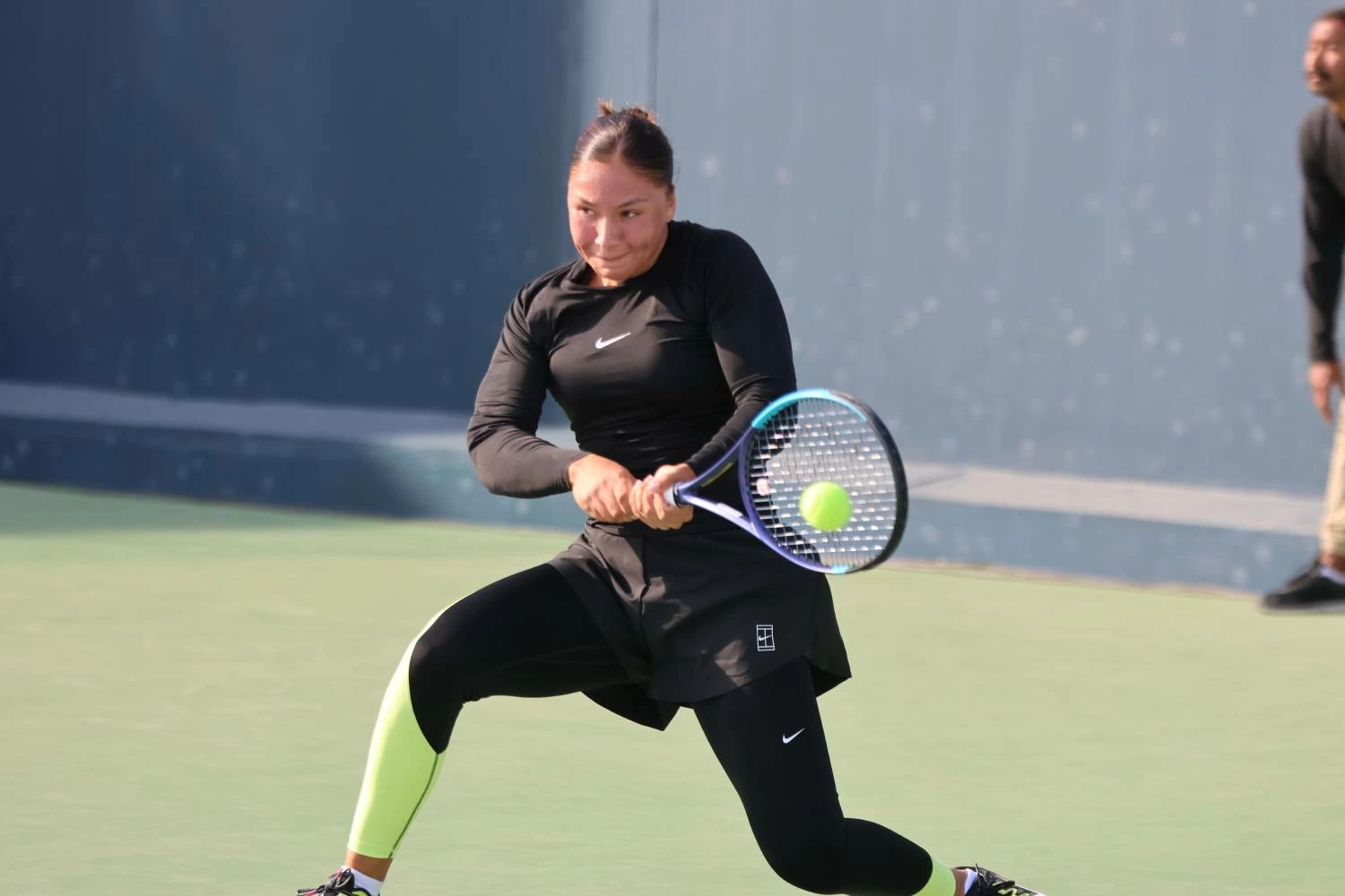 اكتمال نصف النهائي بطولة المنامة المفتوحة الأولى للتنس للسيدات