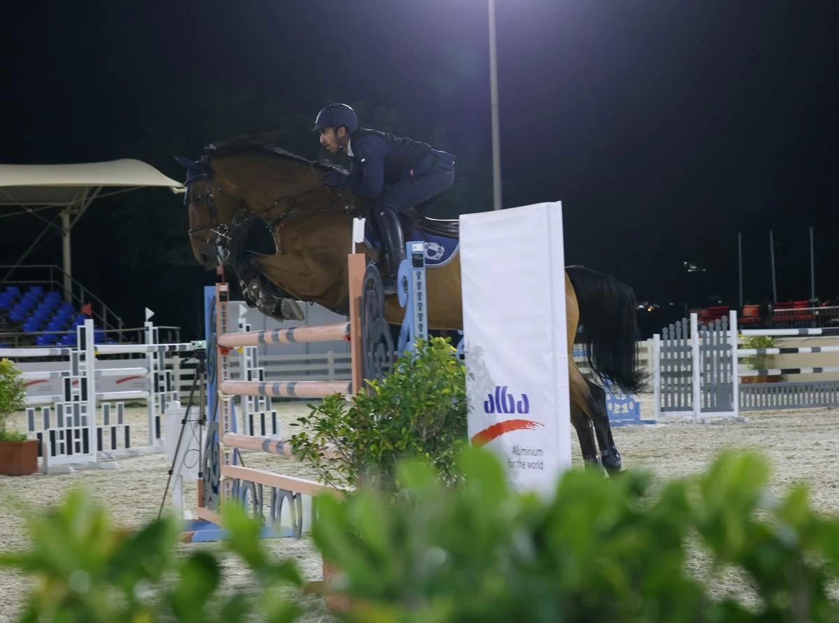 عبدالله بن محمد يتوج الفائزين بالمسابقات ويشيد بدعم شركة ألبا لبطولات قفز الحواجز