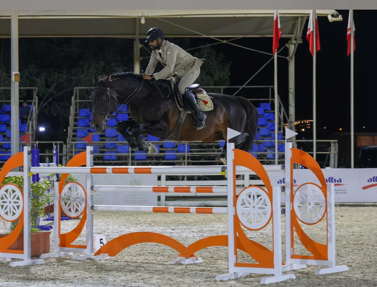 عبدالله بن محمد يتوج الفائزين بالمسابقات ويشيد بدعم شركة ألبا لبطولات قفز الحواجز