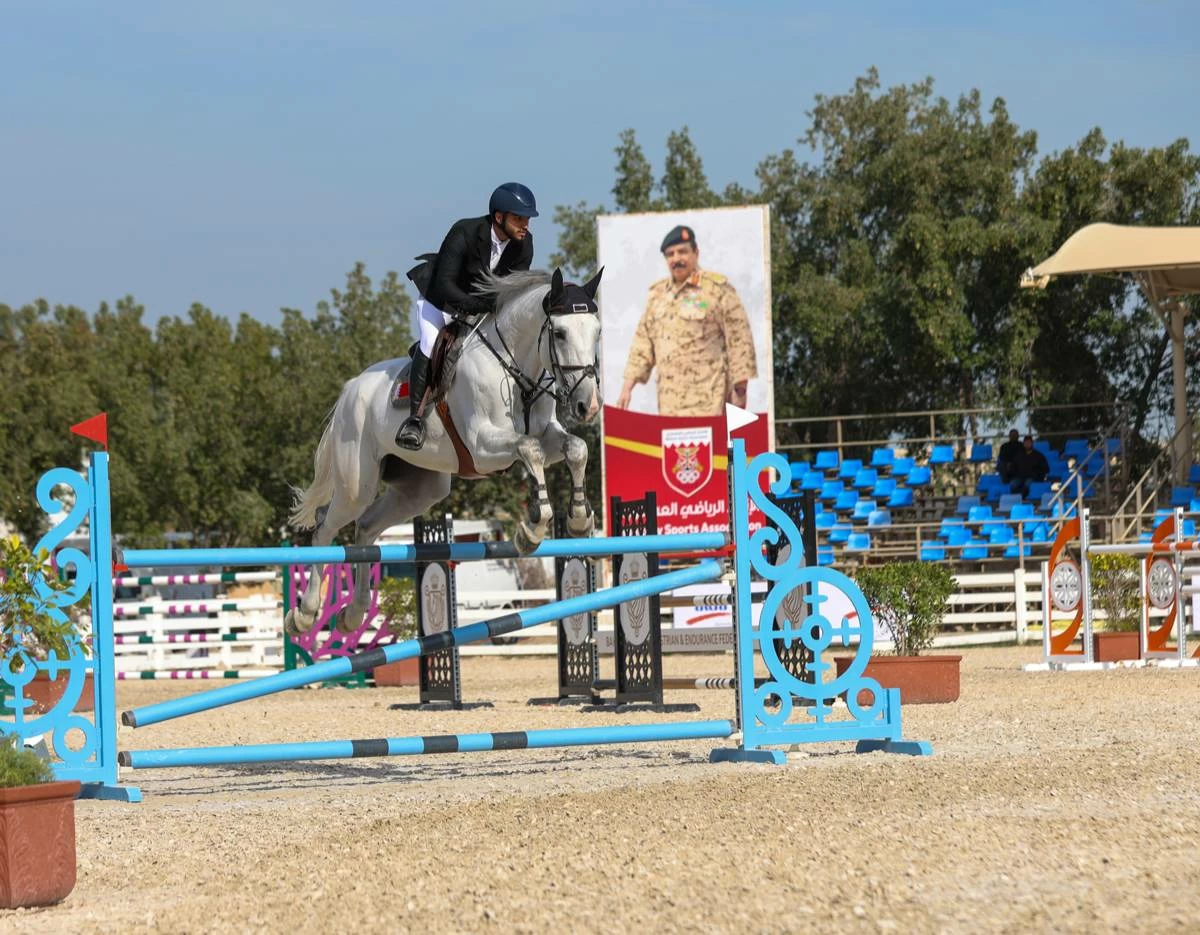 عبدالله بن محمد يتوج الفائزين بالمسابقات ويشيد بدعم شركة ألبا لبطولات قفز الحواجز