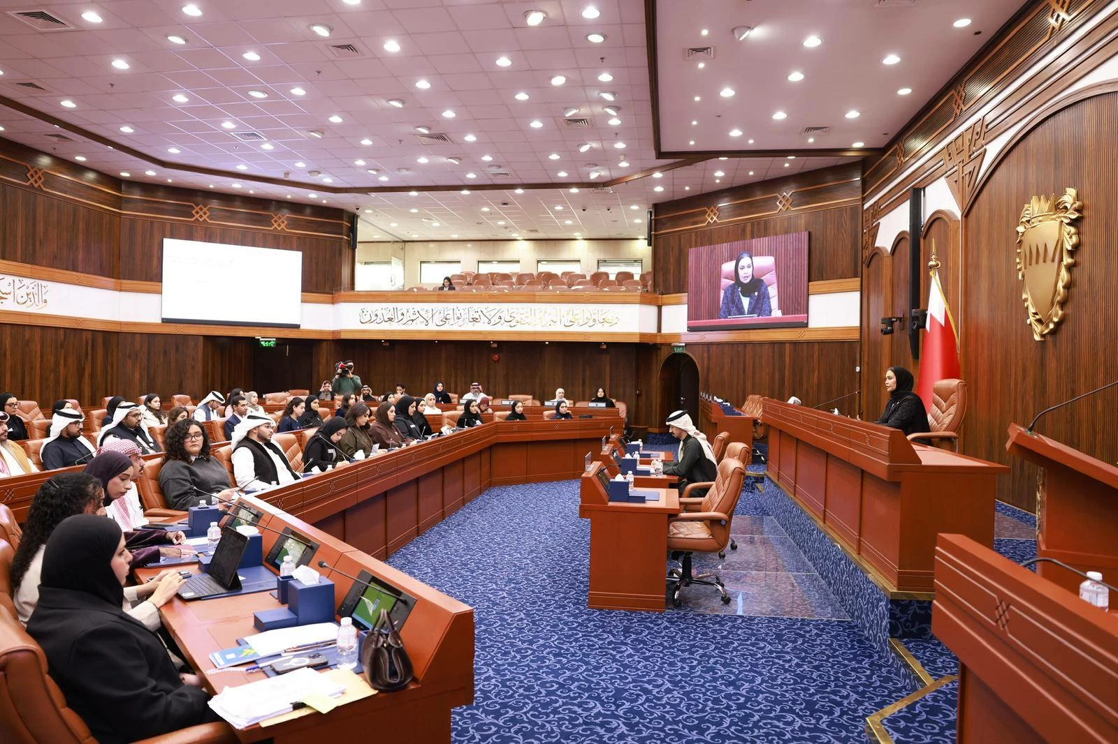 د. الفاضل: الشباب البحريني أصبح شريكًا مؤثرًا في التنمية الوطنية والتطوير الحضاري والديمقراطي