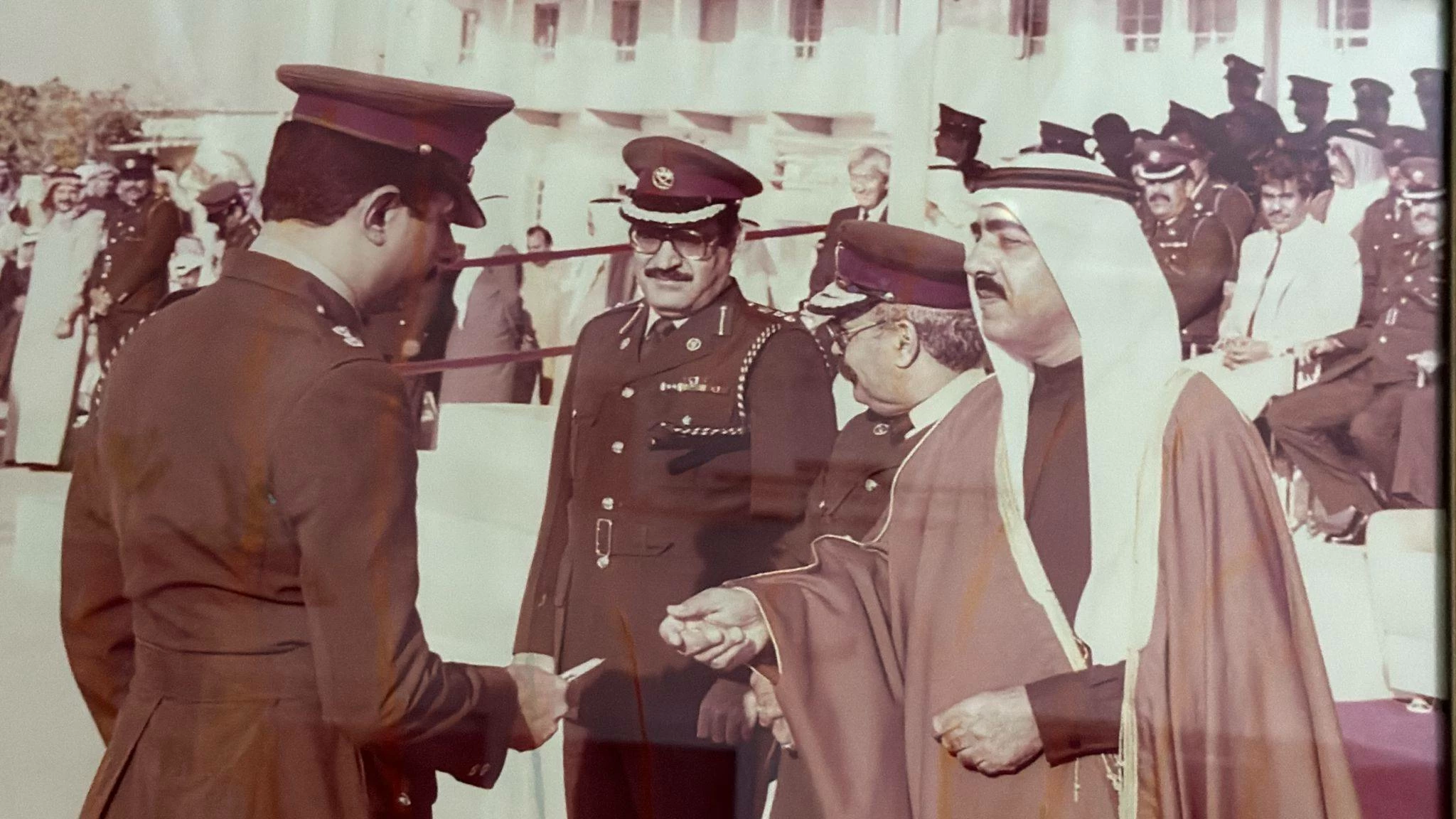 اللواء متقاعد سلطان السليطي.. نموذج في الانضباط والعطاء ويشهد له عمله نائباً لمحافظ المحرق 