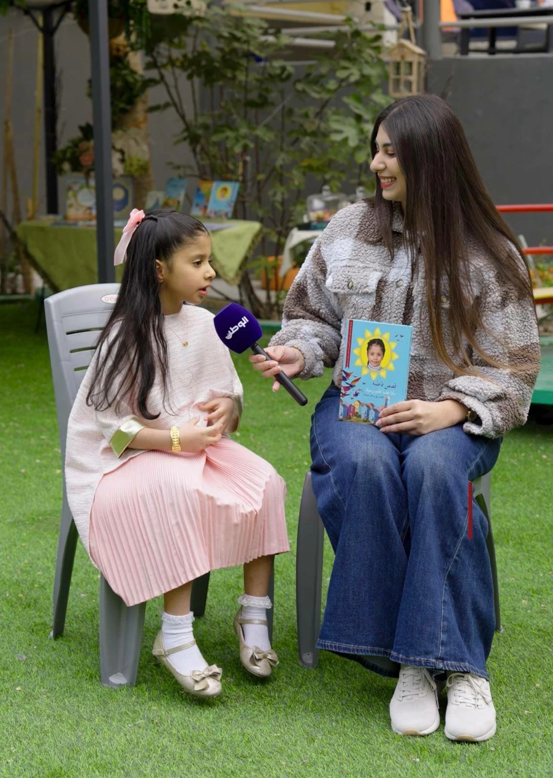 فاطمة البوعينين.. أصغر مؤلفة بحرينية تصدر كتابها الأول للأطفال (فيديو)