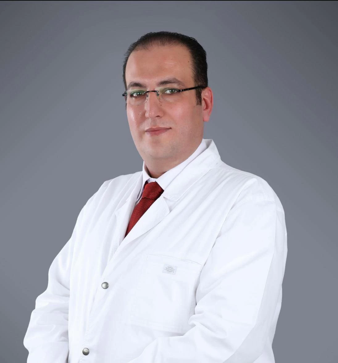 محمد قحطان: الخلع الجراحي للسن غير ممكن إلا على يد مختصين فقط