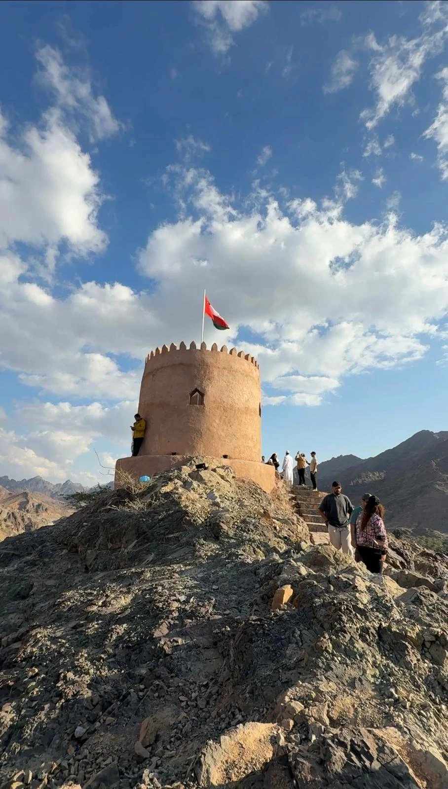 شمال الباطنة... جوهرة عمانية شاهدة على عناق الجبل وزرقة البحر 