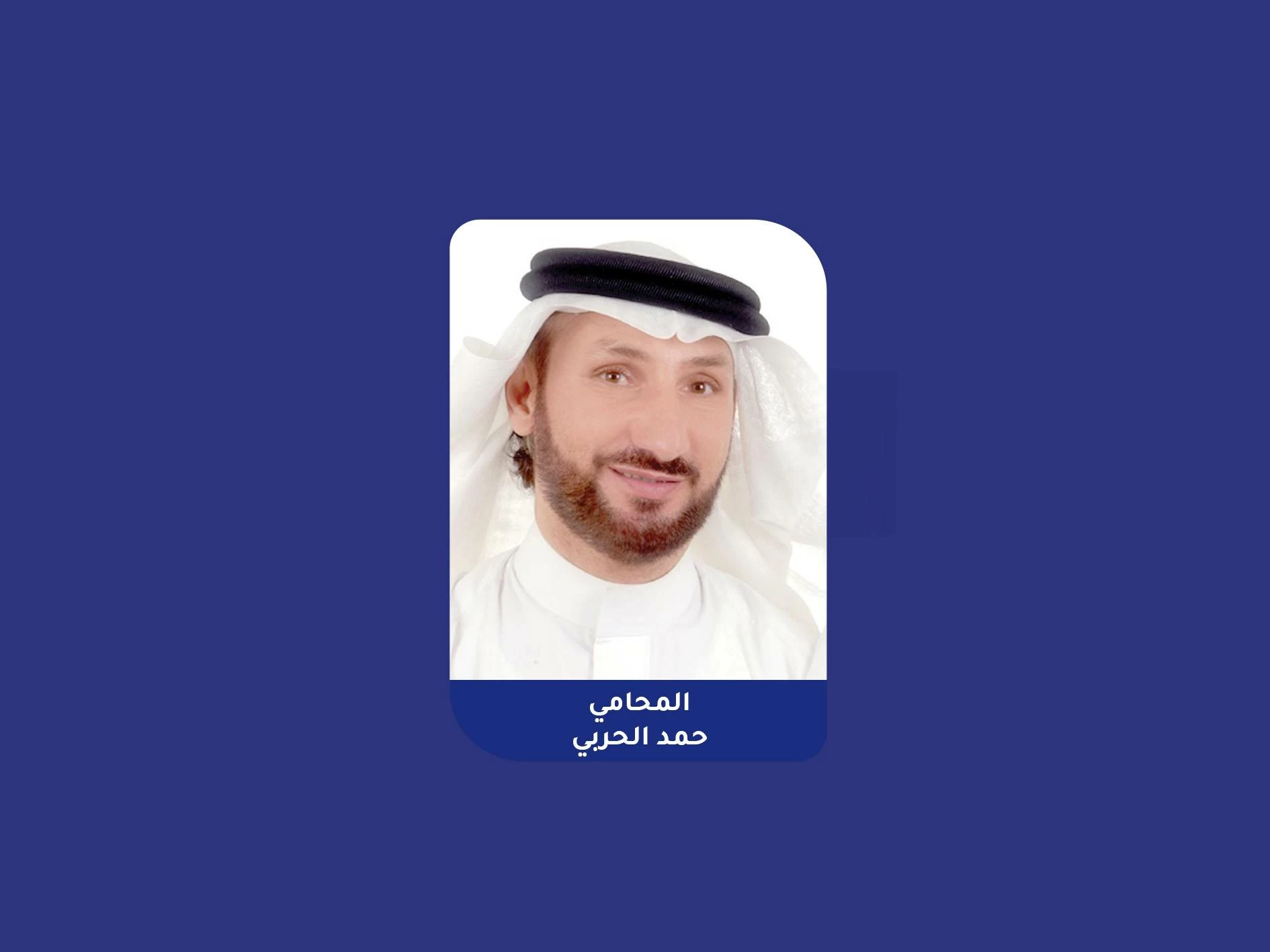 سيدة تصطدم بدراجة نارية وتقذف قائدها إلى ستينية تقف على رصيف 