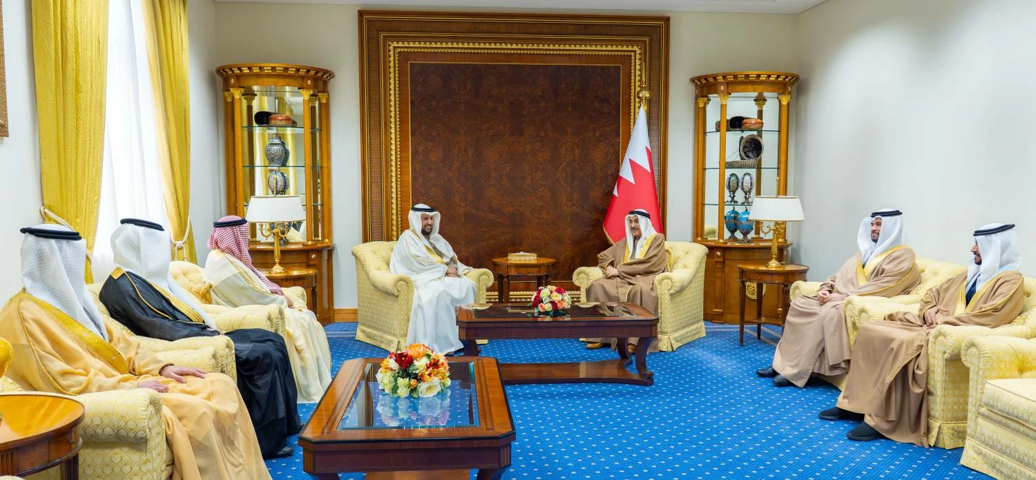 خالد بن عبد الله يلتقي رئيس شركة سمو القابضة ويطلع على خططها لتطوير quot;مارينا ويستquot; 