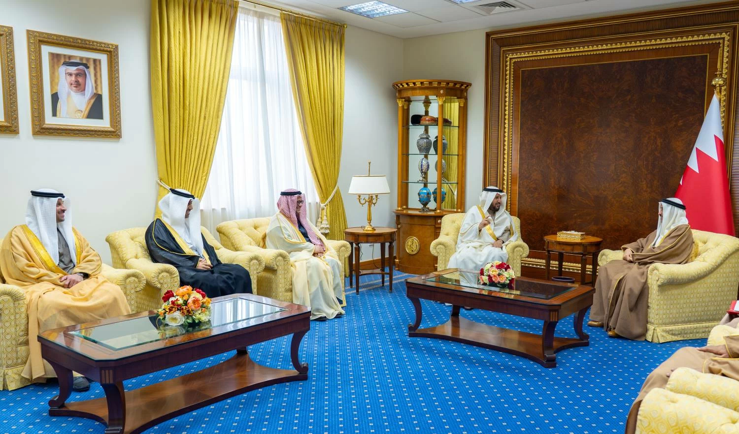 خالد بن عبد الله يلتقي رئيس شركة سمو القابضة ويطلع على خططها لتطوير "مارينا ويست"