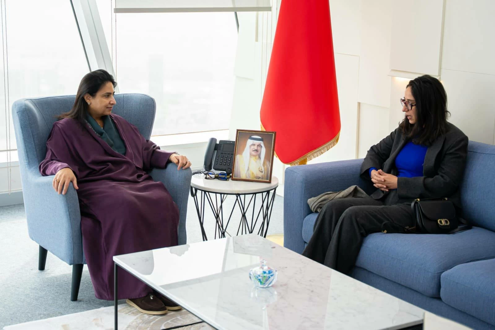 المدير العام لمعهد الإدارة العامة تستقبل الممثل المقيم لبرنامج الأمم المتحدة الإنمائي (UNDP) لدى مملكة البحرين