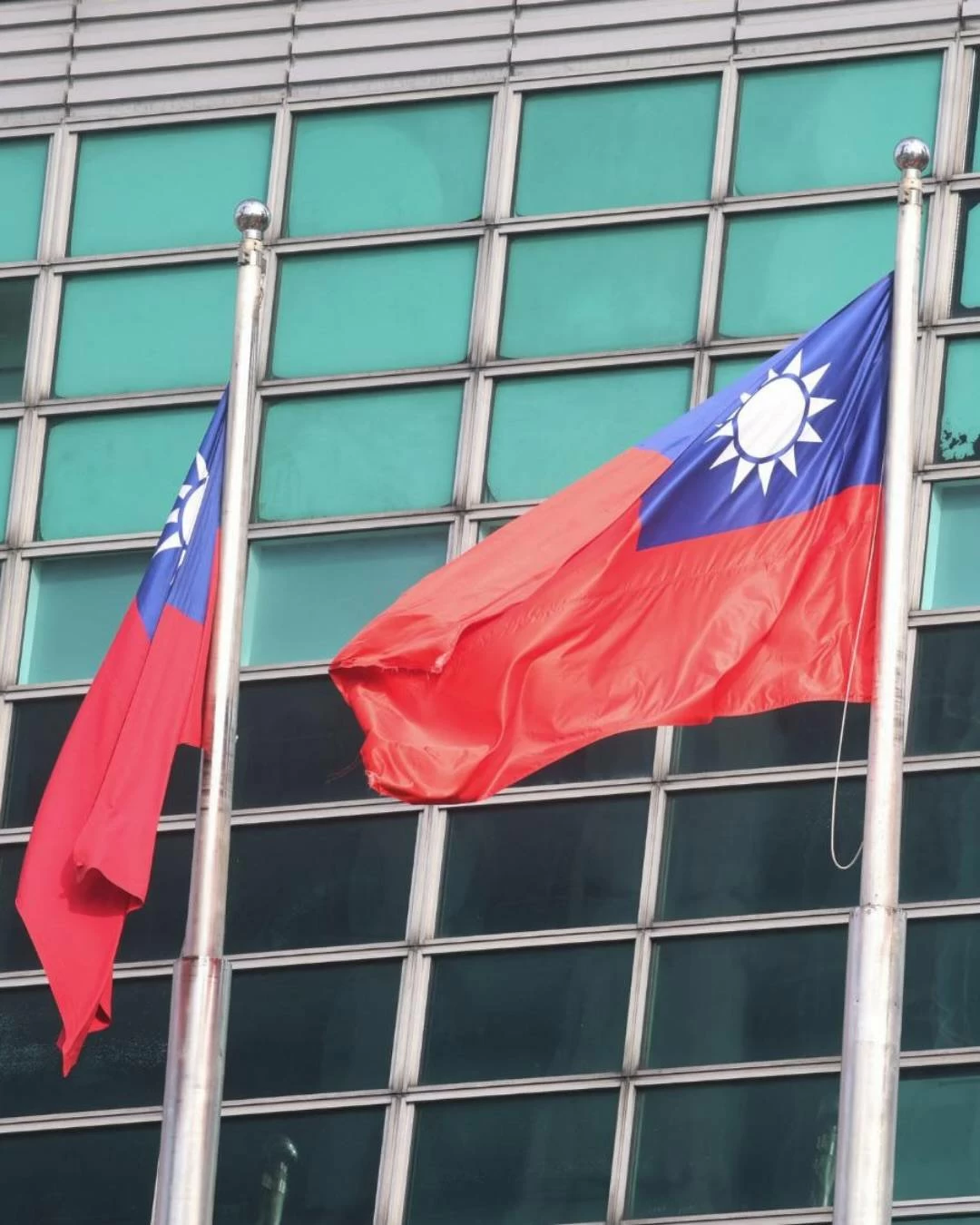 أمريكي يتسلق ناطحة سحاب يبلغ ارتفاعها 508 أمتار