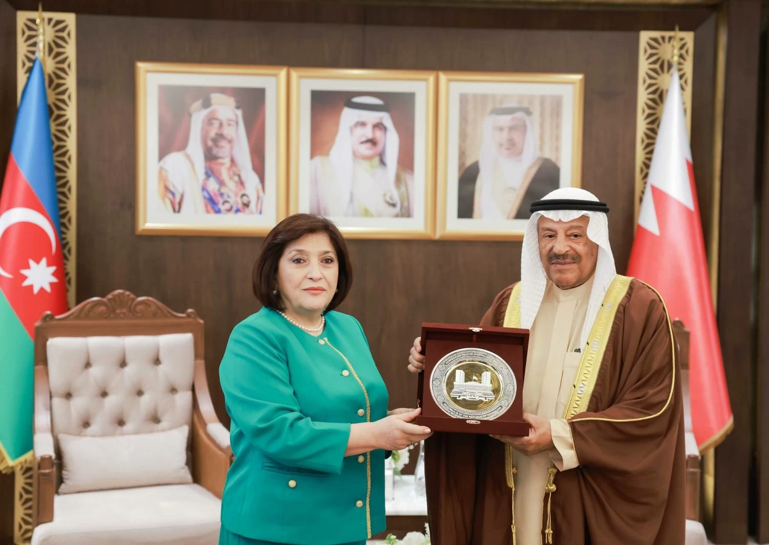 رئيس الشورى: تعميق مسارات التعاون والشراكات البحرينية الأذربيجانية وتعزيز العلاقات البرلمانية لدعم المصالح المشتركة بين البلدين الصديقين