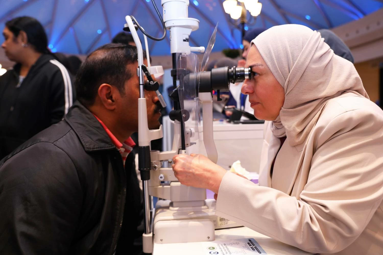 طلبة الطب بجامعة الخليج العربي ينظمون حملة توعوية بعنوان " عينك غالية &ldquo;للتوعية بصحة العيون