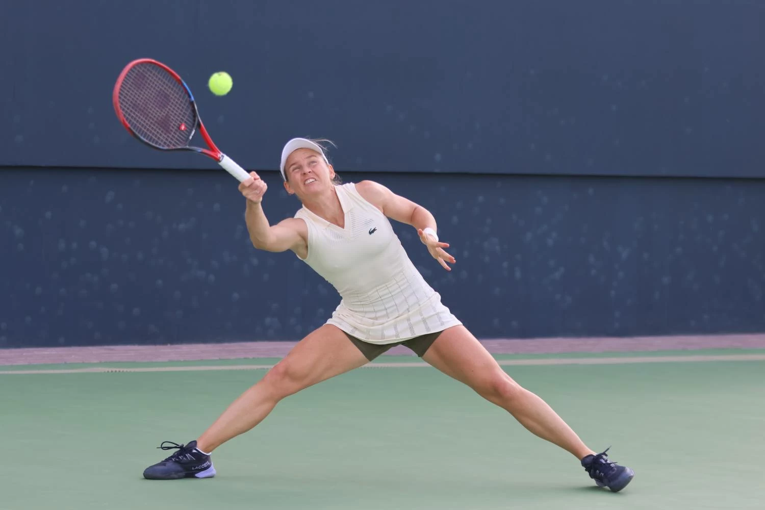 الروسية كورنيفا تتوّج بلقب بطولة المنامة المفتوحة الأولى للتنس للسيدات