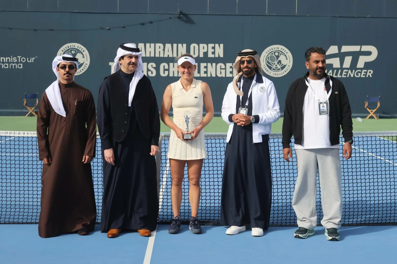 الروسية كورنيفا تتوّج بلقب بطولة المنامة المفتوحة الأولى للتنس للسيدات