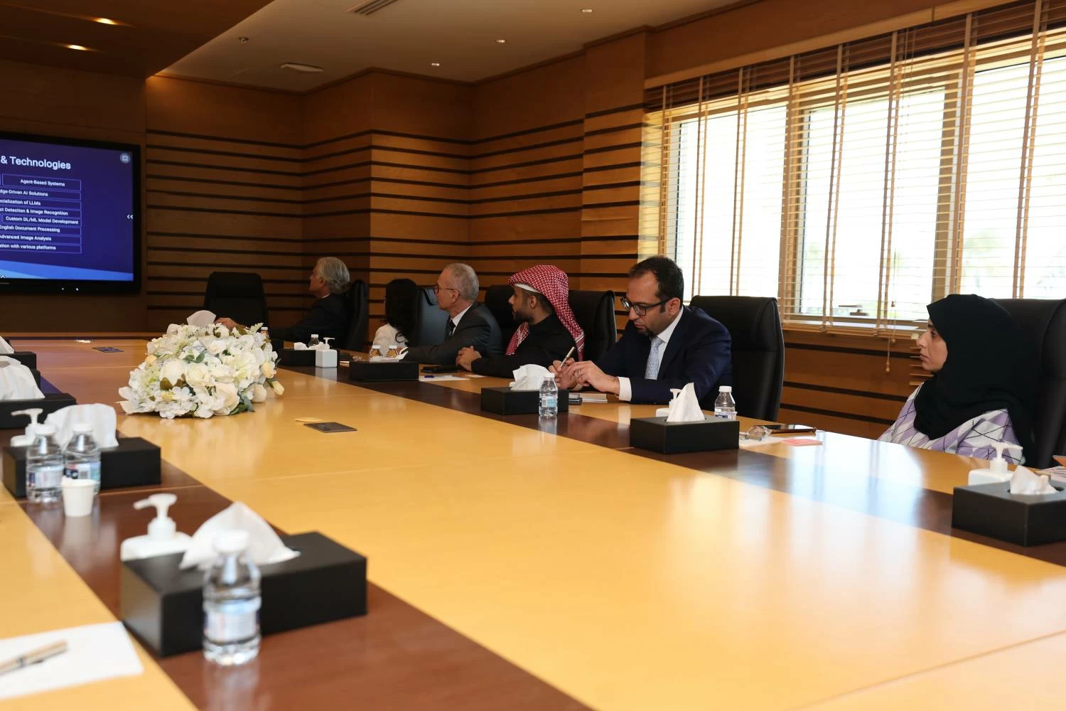 المجلس التنفيذي الاستشاري لمركز ناصر العلمي والتقني يعقد اجتماعه الأول لعام 2026 