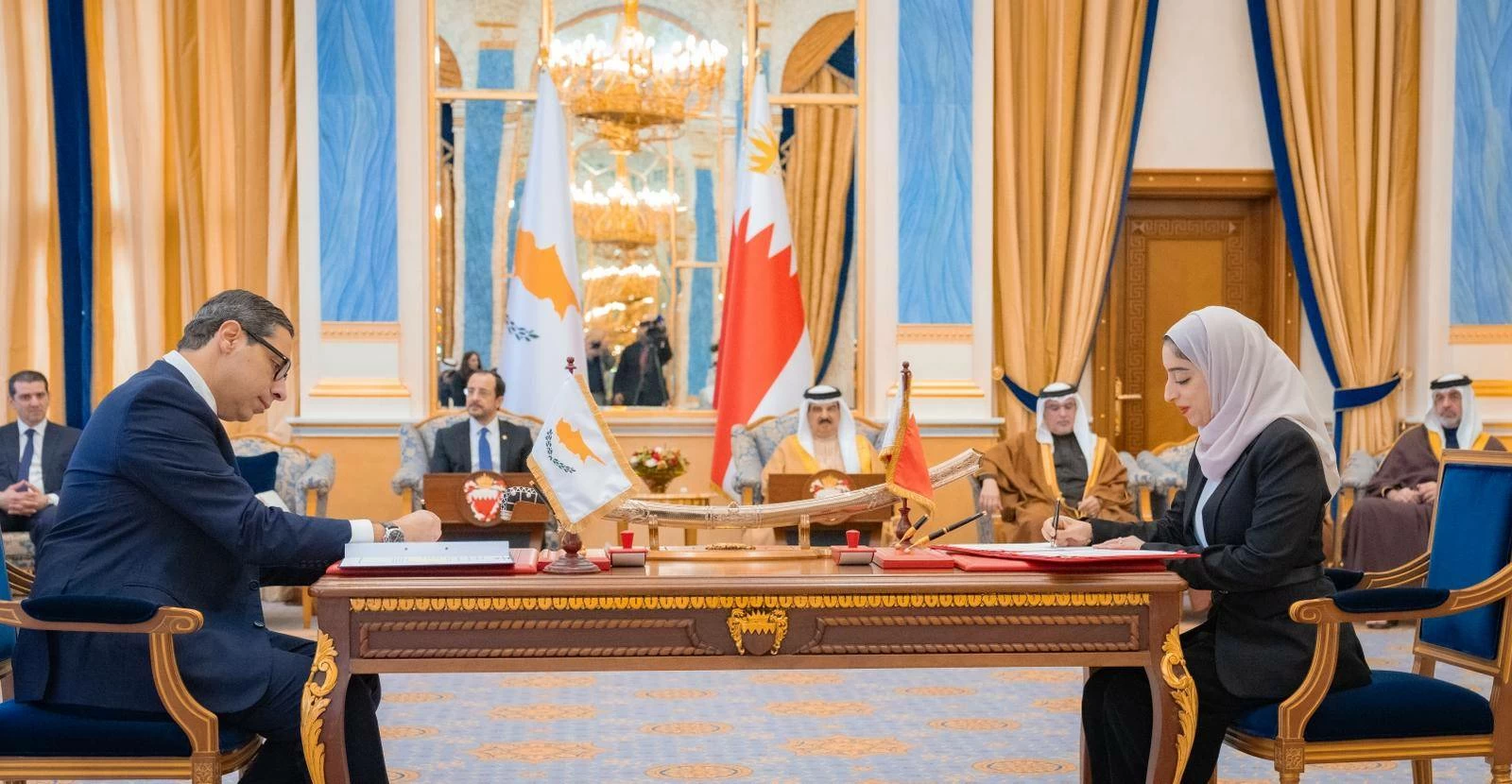التوقيع على مذكرة تفاهم بين البحرين وقبرص بالمجال السياحي 