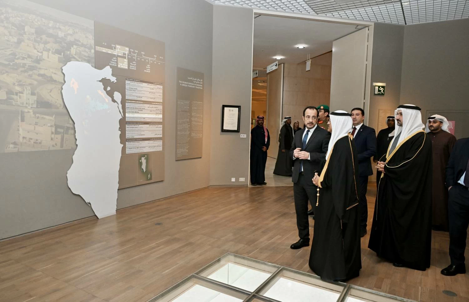 رئيس جمهورية قبرص يقوم بزيارة متحف البحرين الوطني