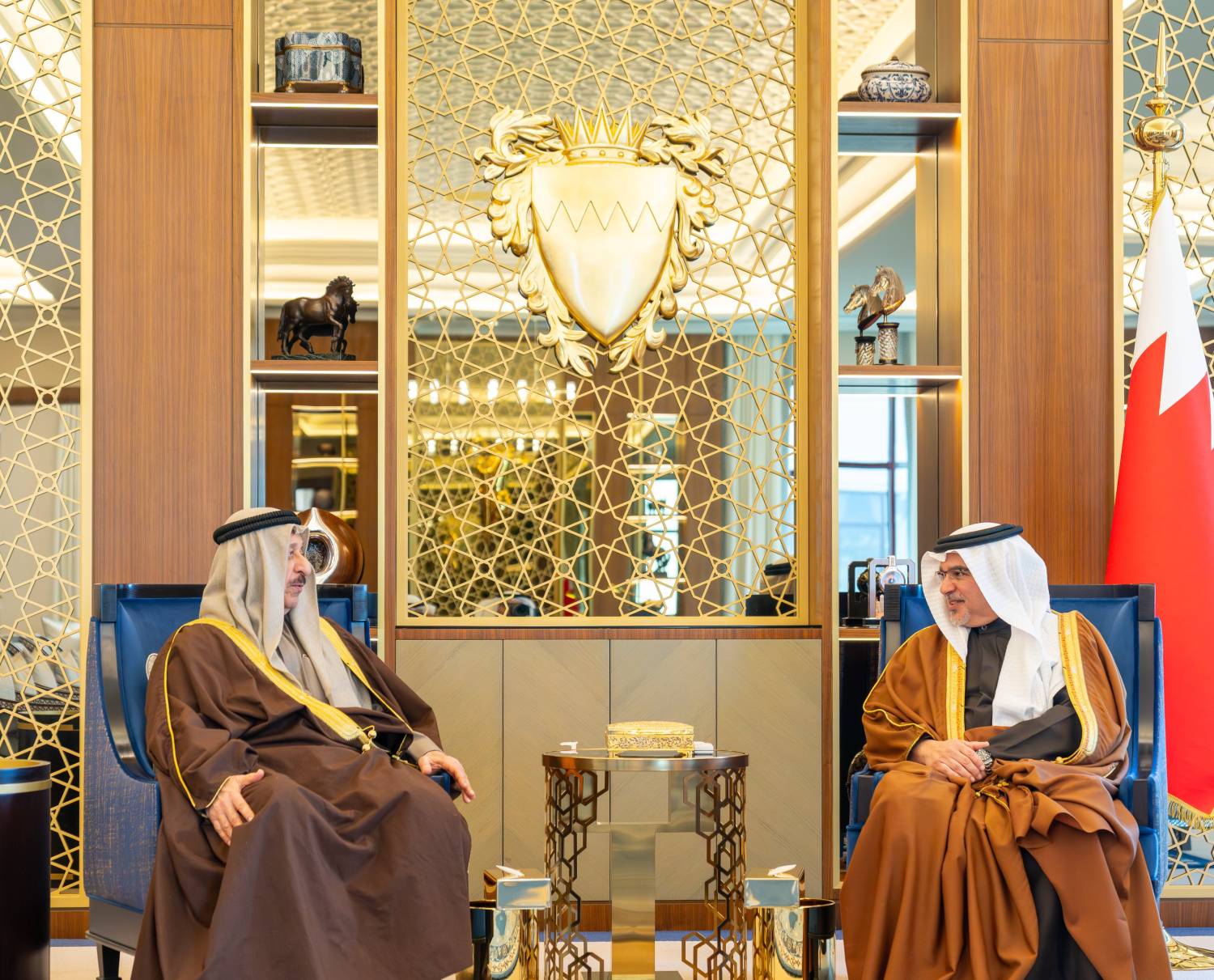 ولي العهد رئيس الوزراء: مواصلة تعزيز دور «الخاص» ببرامج الحكومة لتمكين أبناء الوطن 