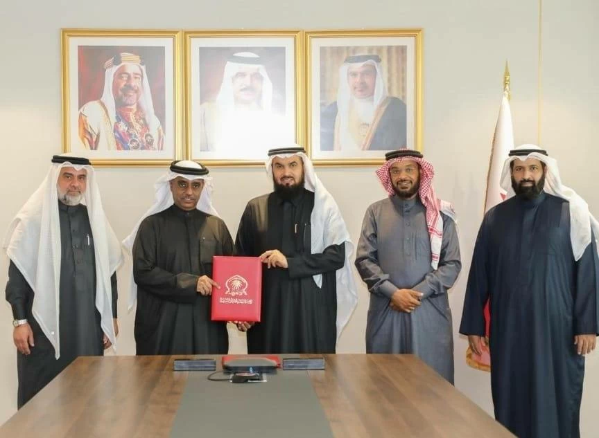 رئيس الأوقاف السنية يوقع مذكرة تفاهم لمشروع بناء مسجد عائشة المري في المحرق 