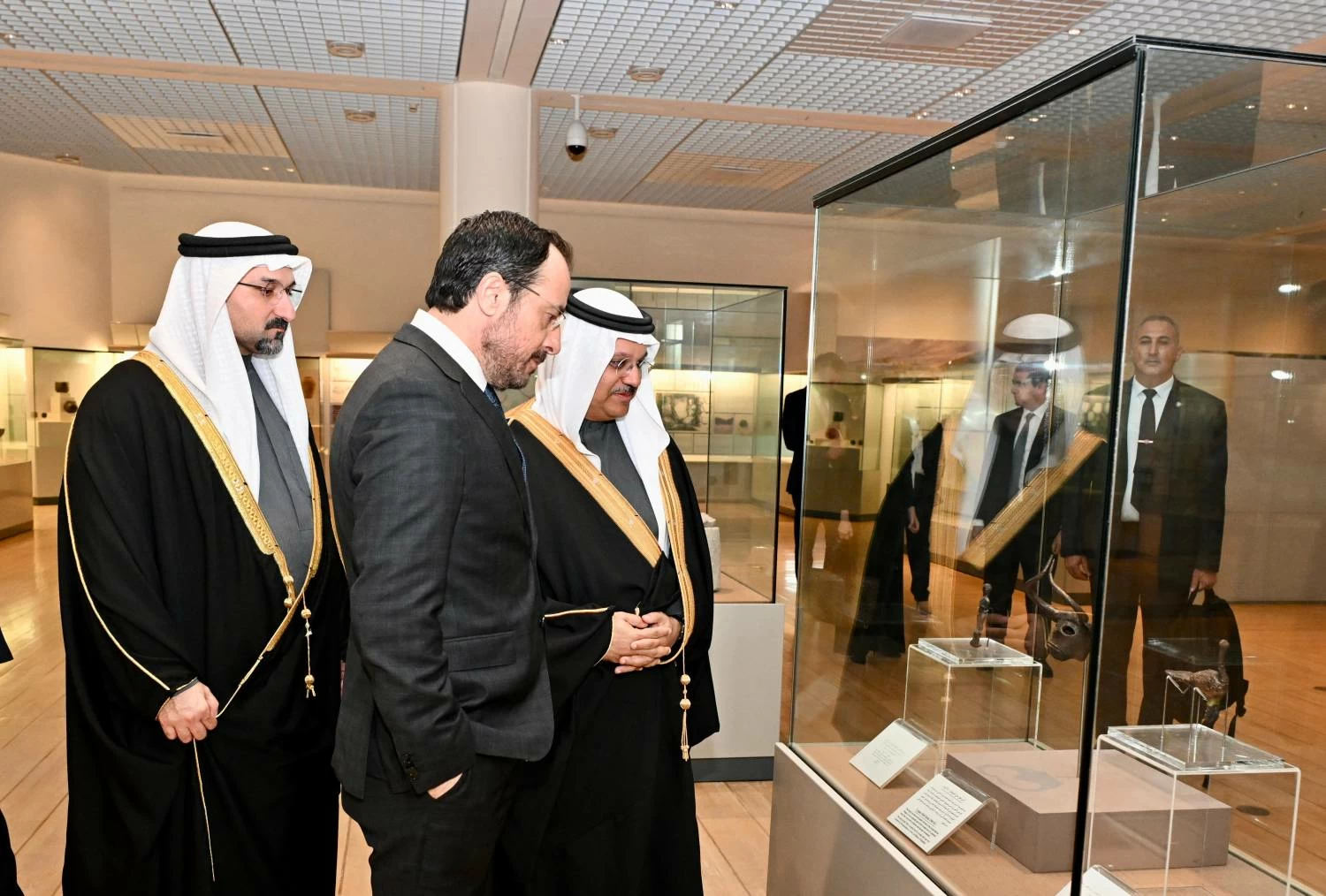 رئيس جمهورية قبرص يقوم بزيارة متحف البحرين الوطني
