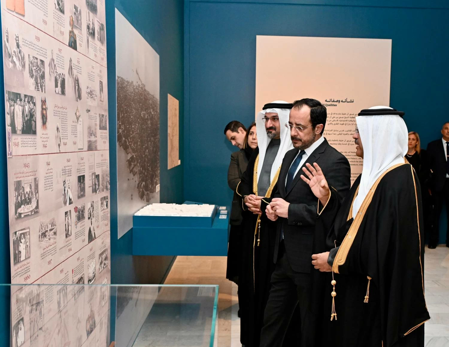 رئيس جمهورية قبرص يقوم بزيارة متحف البحرين الوطني