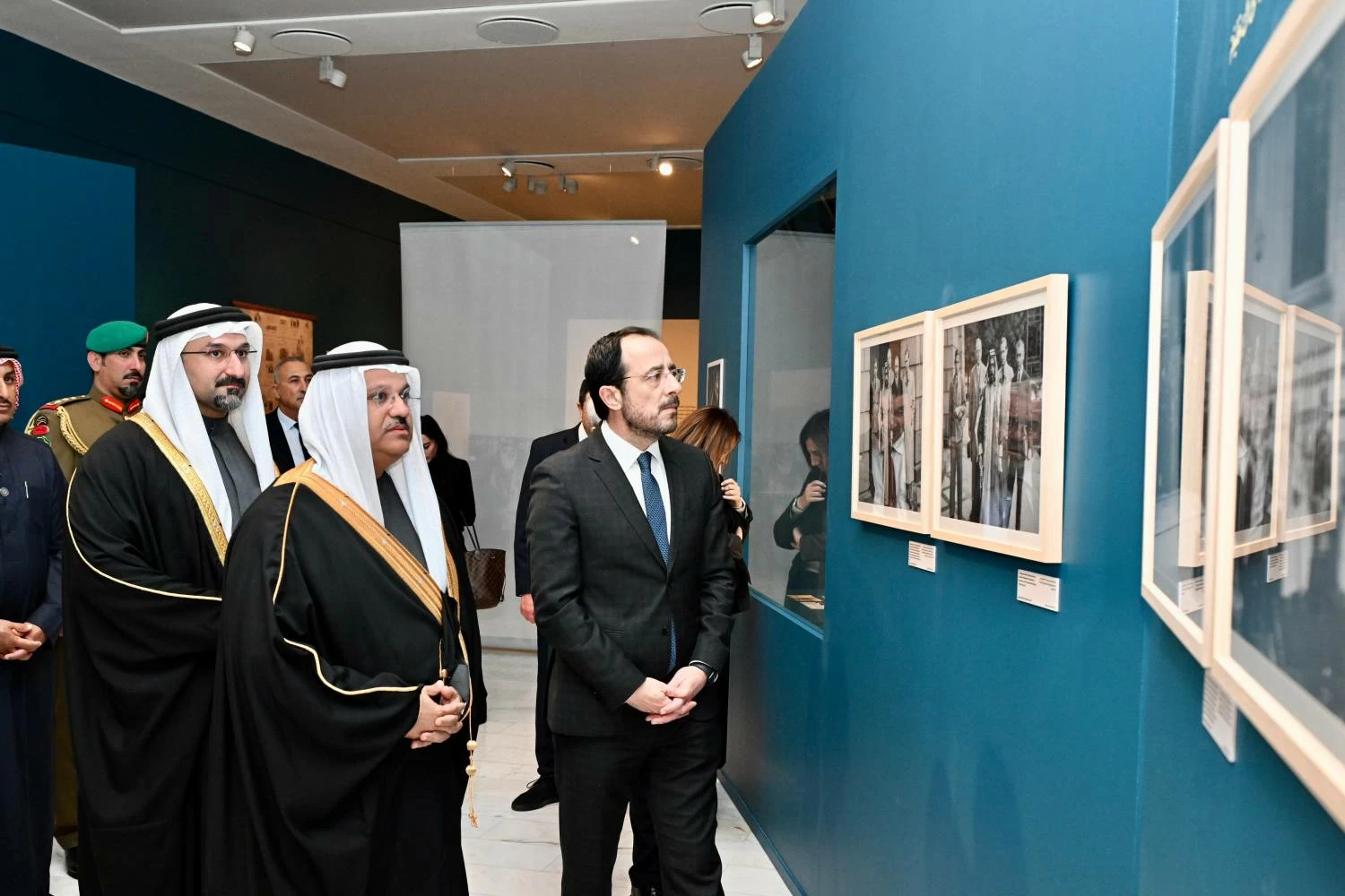 رئيس جمهورية قبرص يقوم بزيارة متحف البحرين الوطني